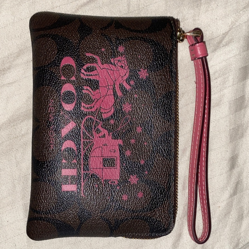Coach wristlet brand new condition